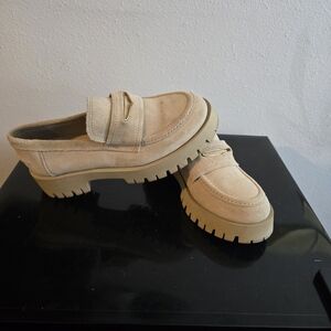 Steve Madden Beige Suede Lug Sole Loafers